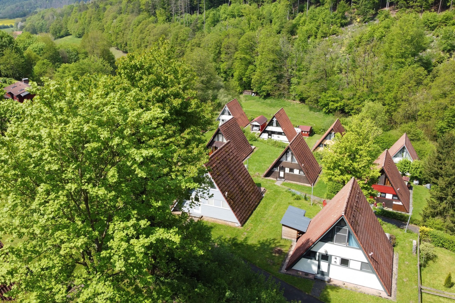 Ferienpark_Nurdachhäuser_Luftbild.neu