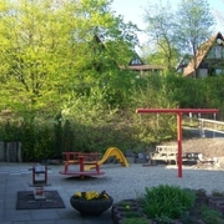 Der Spielplatz am Verwaltungsgebäude 200x150